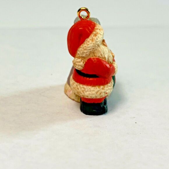 Hallmark Miniature Ornament Kringle's Series #5 - Picture 4 of 7